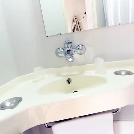 Fasthotel Reims Est - Taissy Hotel 3*